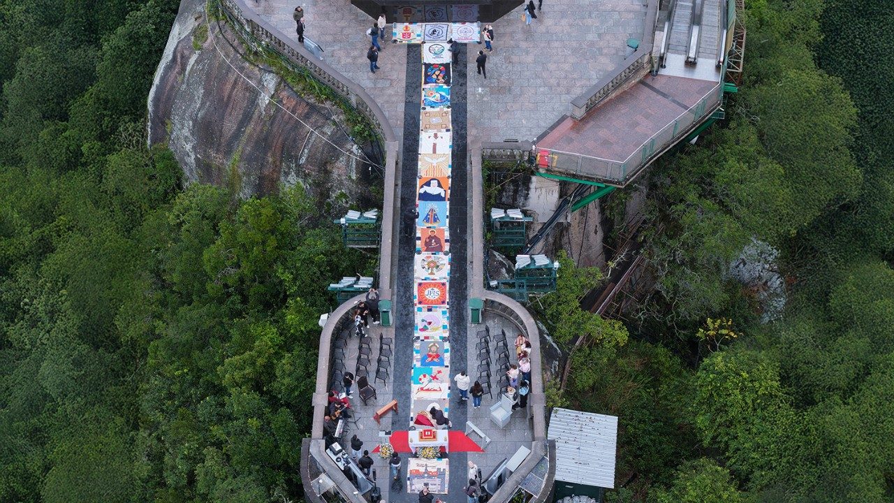 Tapete de Corpus Christi no Santuário Cristo Redentor
