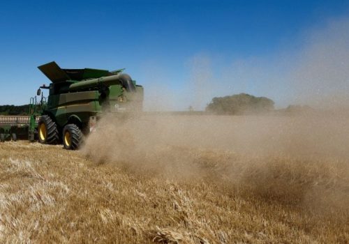 agro_colheitadeira_-John_Deere_10set25_REUTERSBenoit-Tessier-1200x675.jpg